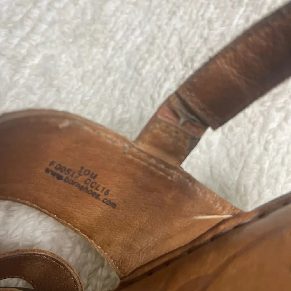 Born leather Tan straps sling back Wedge Sandals SZ10M